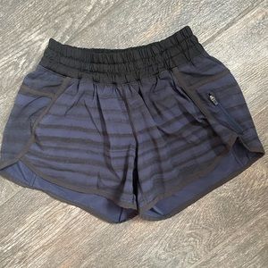 Lululemon shorts size small